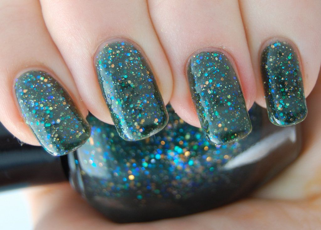 Chrome nails: ten ways to rock winter's hottest look | Chroma Gel