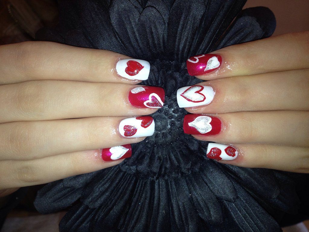 Easy Valentine's Day nail art designs | Chroma Gel